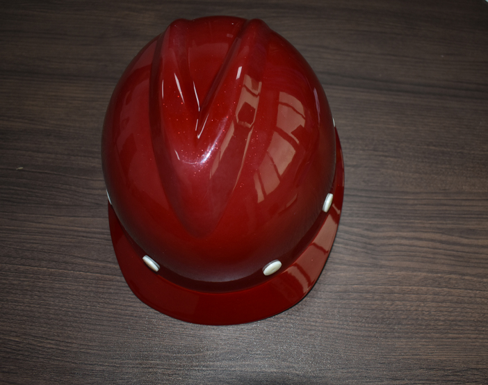 玻璃鋼安全帽廠家教你安全帽的合格標(biāo)準(zhǔn)。